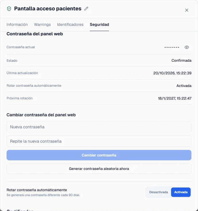 Contraseña del panel web de la pantalla Acceso pacientes en Plyb TV: confirmada, con rotación automática activada cada 90 días